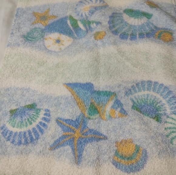 Seashell Pattern Bath Towels - Picture 9 of 10